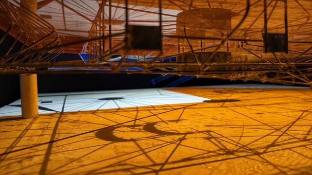 (detail)

Constant,  Constructie in oranje, 1958

https://stichtingconstant.nl/catalogue/work/constructie-in-oranje