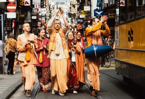Example photo from Ed van der Elsken.
Photographer and cineast inspiring many artists throughout his life.
On photo Hare Krisna followers dancing in a street