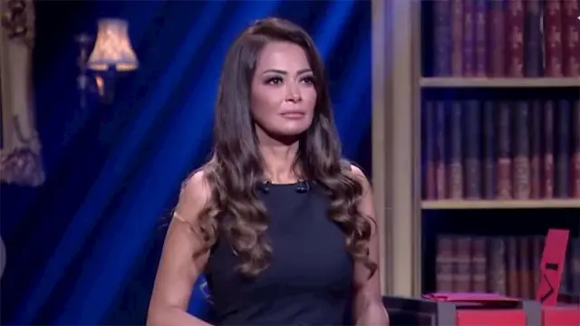 داليا البحيري تخطف الأنظار بإطلالة جريئة.. وغادة عبدالرازق تعلق (صورة)