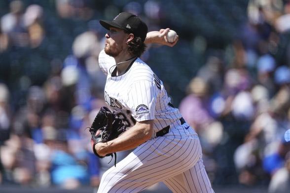 Freeman hits 2-run homer in 1st inning, Kershaw wins 4th straight start as Dodgers beat Rockies 9-5