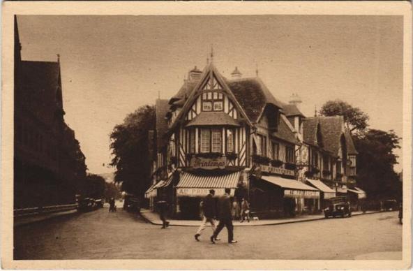 Deauville Rues de l'Ecluse et Desire Le Hoc à #Deauville (#Calvados)  #CartePostaleAncienne 👉 https://cartorum.fr/carte-postale/796821/deauville-deauville-rues-de-lecluse-et-desire-le-hoc