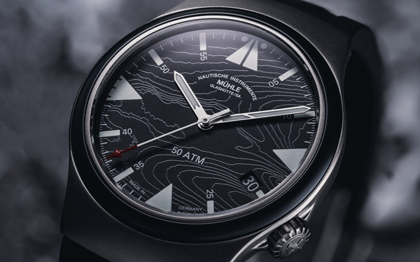 ドイツ海難救助協会の創立160周年を祝うミューレ・グラスヒュッテ「S.A.R. ミッションタイマー “DGzRS 創立160周年”」 | 高級腕時計専門誌クロノス日本版[webChronos]