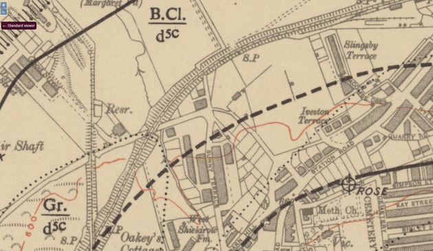 1954 map image showing Sunny Terrace, the sharp bend in the road with a railway line behind it. Reproduced with the permission of the National Library of Scotland.