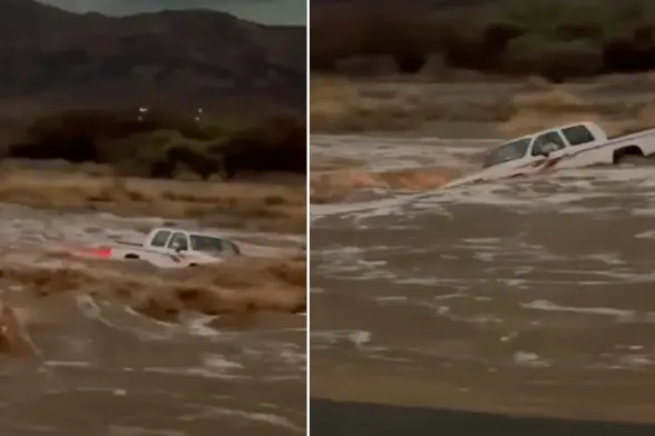 صحيفة المرصد - بالفيديو:السيول تجرف سيارة هايلوكس حاول قائدها قطع المياه بالقنفذة ..والكشف عن مصير السائق
