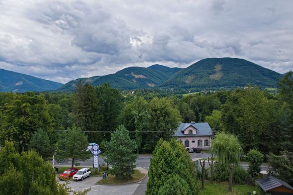 Pohled na Kněhyni a Velkou Stolovou