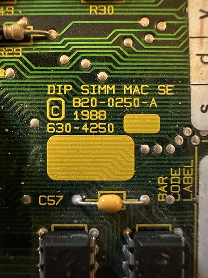 Close up of the logicboard: DIP SIMM MAC SE 820-0250-A copyright 1988