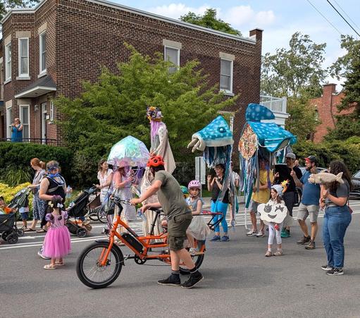 Homemade costumes in the parade featuring a Jelly and a two-part fish.