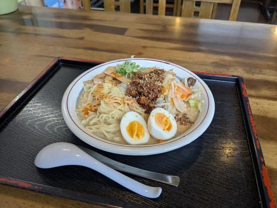 【夏冷やし麺今治2025】「喜多方ラーメン 麺小町」でいただく冷やしはピリ辛の担々麺！ – みとん今治
