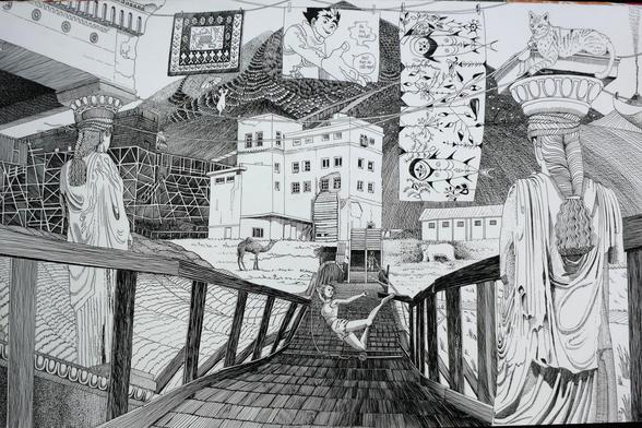 Blick in eine bergige Landschaft, in deren Mitte ein Holzsteg auf den dunklen Eingang zu einem Bergwerk führt. In der Mitte des Steges vollführt eine Tänzerin einen akrobatischen Sprung, wobei sie das Fadenende eines Wollknäuels in der Hand hält. Das andere Ende führt zu der Hand einer links im Bild stehenden weiblichen Steinfigur, die auf ihrem Kopf das Gebälk eines antiken Tempels trägt.  Auf der rechten Bildseite ist eine zweite ähnliche Figur auf dem Holzsteg Richtung Bergwerk unterwegs. Statt des Gebälks trägt sie eine ruhende Katze auf ihrem Kopf. Im Hintergrund erheben sich dunkle Berge, zu deren Füßen sich ein großes Haus, flankiert von Gerüsten und einem Schuppen, befindet. Vor den Gebäuden stehen sich ein Kamel und ein Eisbär gegenüber. Über der Szenerie hängen an Schnüren gebetsfahnenartige Textilelemente.