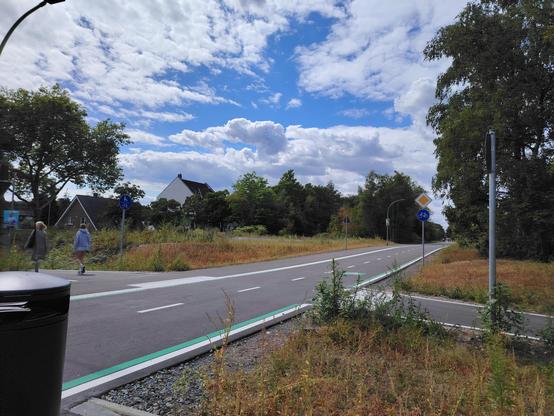 Blick auf das gerade fertiggestellte Teilstück des Radschnellwegs in Bochum.