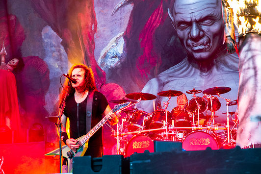 Pic: Kreator at Sun and Thunder Fest 2025, Fuengirola. Pic by Neave Visual Art for La Factoría del Ritmo
Reportaje publicado en #LaFactoríadelRitmo: “Festival Sun & Thunder: Fuengirola (Málaga), 17 a 19 de julio de 2025 (1ª parte).”
https://www.lafactoriadelritmo.com/festival-sun-thunder/fuengirola-malaga-17-a-19-de-julio-de-2025-1a-parte @sunandthunderfest.bsky.social @collectorseriesdiy.bsky.social #Metalsky #Heavy-Metal #Hard-Rock #Music #Press #SunAndThunderFest