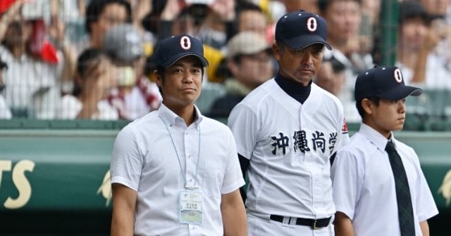 「兄は野球部長、弟もセンバツV」沖縄尚学の“3兄弟”ロッテ・伊志嶺翔大コーチが振り返る「優しい兄貴分」比嘉公也監督の“一期生”だったあの夏 - プロ野球 - Number Web