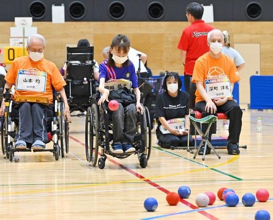 佐賀県独自のパラスポーツ全国大会、初開催　第1弾ボッチャ19組38人競う　「目標の舞台」で熱戦 SAGAパラスポ2025 | スポーツ | 佐賀県のニュース