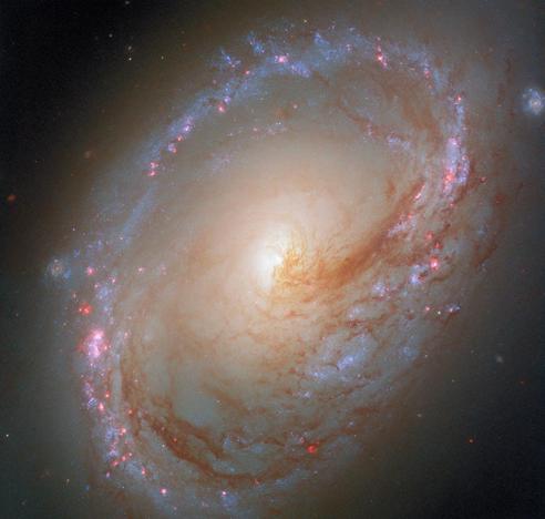 Deze Hubble-opname toont Messier 96, een spiraalstelsel op zo'n 34 miljoen lichtjaar afstand in het sterrenbeeld Leeuw.