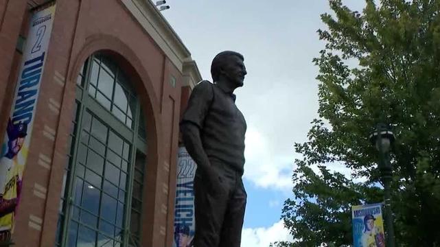 Fans share memories of Bob Uecker before celebration of life