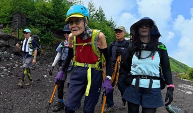 102-year-old Japanese man becomes oldest to climb Mount Fuji