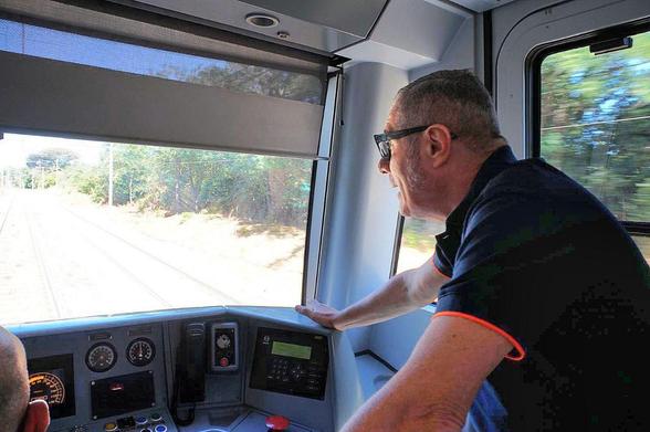 🚆 Roma-Lido e Roma-Viterbo: Cotral avvia un cambio di passo.
Il DG Enrico Dolfi racconta le misure messe in campo:
👉 Ricambi e manutenzione più rapida
👉 Accordo con Atac per due binari a Magliana
👉 Upgrade dei treni MA200
👉 Un CAF in più in arrivo

Obiettivo: niente più estati di emergenza.