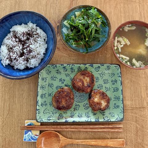 A close-up of my plates and bowls with the meal as described in the post.