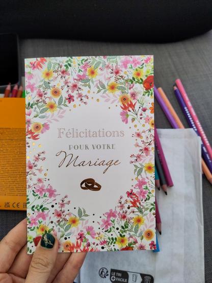 carte postale avec écrit "félicitation pour votre mariage"