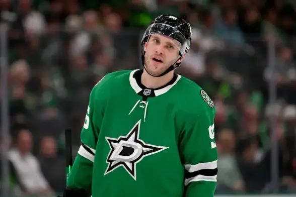 Dallas Stars Troll Cowboys' Controversial Trade With Hilarious Mikko Rantanen Tweet