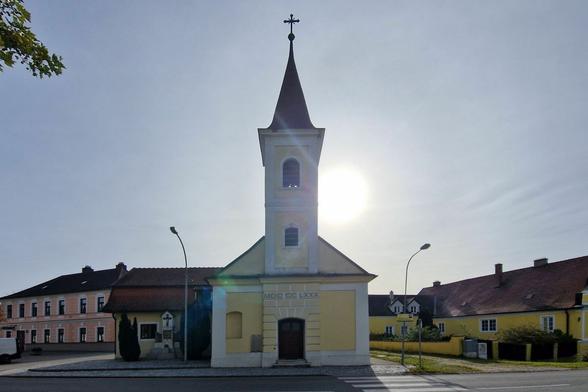 Foto von einer Kapelle entlang des Wanderwegs