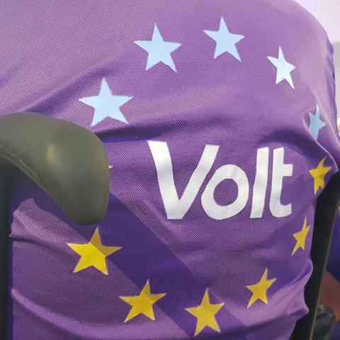 Foto van paars t-shirt  van Volt