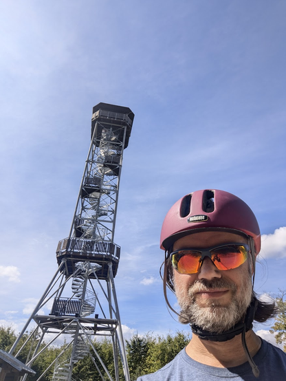 Rozhledna Liduška. Věroš má nové brýle.