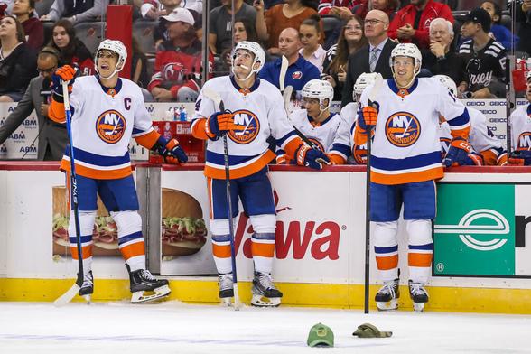 New York Islanders' High Floor Leaves Darche With Limited Options - The Hockey Writers -