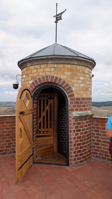 Věžička na vyhlídkové plošině sloužící jako vstup na schodiště