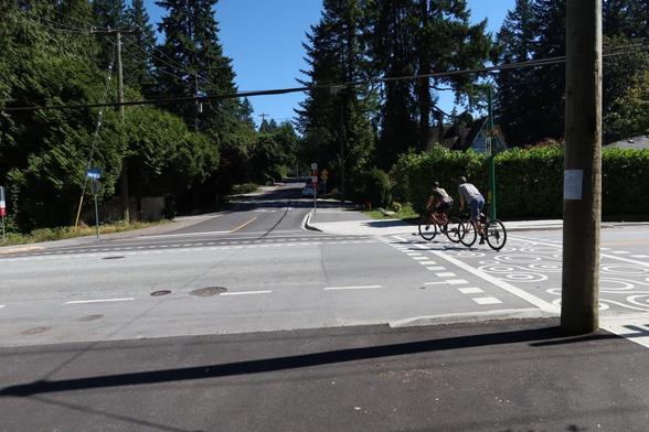 Crossing of Riverside Drive to continue onto Windridge Drive.