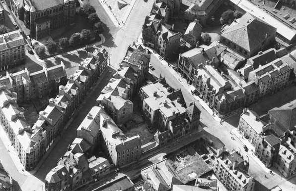 1951 aerial photo showing Bristo School on Marshall Street, running from bottom right to middle of shot. In the top left corner is the Teviot Union of the Edinburgh University. Note the 1900 extension at the rear of the school which served to make its already small playground even smaller and darker. Photo SAW039077 via Britain from Above.