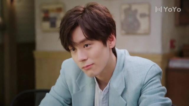 يلقي اللوم على نفسـه و لا تعرف كيف تواسي مشاعره 🔥(عد نجومك المحظوظة )