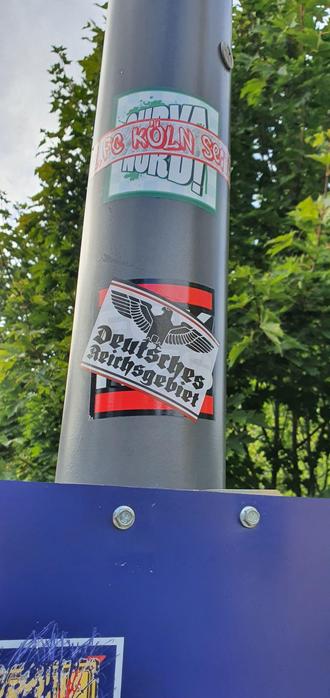 Nazi-Aufkleber
Reichsadler mit den Worten 
"Deutsches Reichsgebiet"