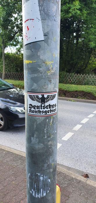 Nazi-Aufkleber
Reichsadler mit den Worten 
"Deutsches Reichsgebiet"