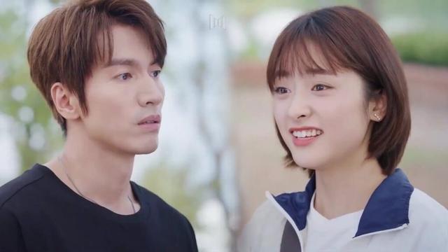 لا تريد ان يعرف أحد بمواعدتهم , لكن تصرفاته معها تكشف الامر 🔥(عد نجومك المحظوظة )