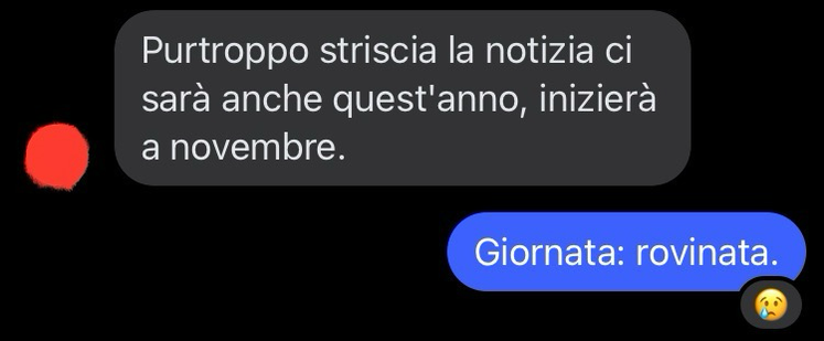 Screenshot da Messenger che mostra due messaggi, il secondo dei quali commentato con un emoticon.
