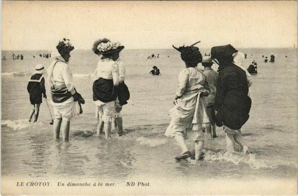 Le Crotoy Un dimanche a la mer à #LeCrotoy (#Somme)  #CartePostaleAncienne 👉 https://cartorum.fr/carte-postale/506455/le-crotoy-le-crotoy-un-dimanche-a-la-mer
