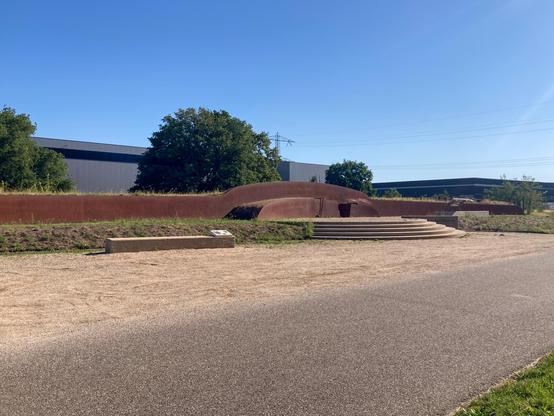Monument van het Vorstengraf bij verkeersknooppunt Paalgraven, bij Oss.