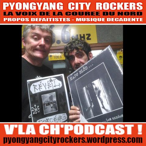 Flyer du podcast de Pyongyang City Rockers #403. Deux zigomars prennent une pose malhabile dans le studio de Radio Campus Lille, présentant l'un le #3 de Réveil Forcé, l'autre le dernier vinyle de Kapo Blöd.