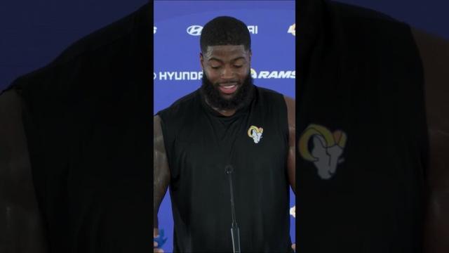 "They got dawgs all over the field" 🐶 #nfl #rams #shorts