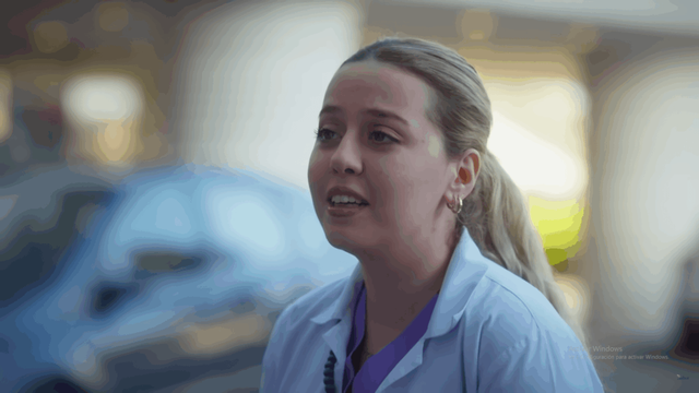 Who is this actress? She appears on "Bahar" dizi