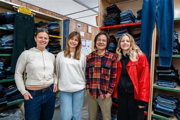 Tailor Nam Huynh with Dejour jeans staff at his shop in Melbourne. His staff helped him master English over the years.

image ABC, Esra Ozkul

source https://www.abc.net.au/asia/nam-huynh-dejour-jeans-the-man-who-never-takes-a-day-off/105739682