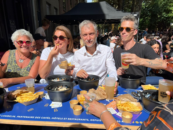 Photo de Marine Tondelier et Stéphane Baly à la Braderie de Lille 2025