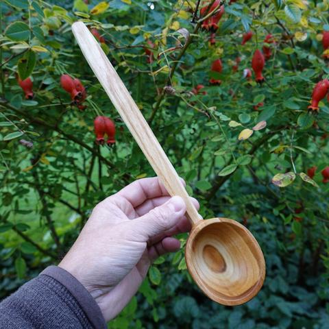 Wooden scoop front side.