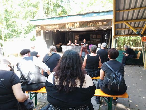 Vor der Lesebühne