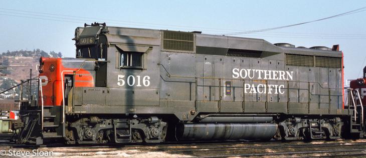 SP GP30 5016 in Los Angeles, CA
On Tuesday, October 22, 1974, Southern Pacific (SP) GP30 5016 was sitting in the power pool at Taylor Yard in Los Angeles, CA.