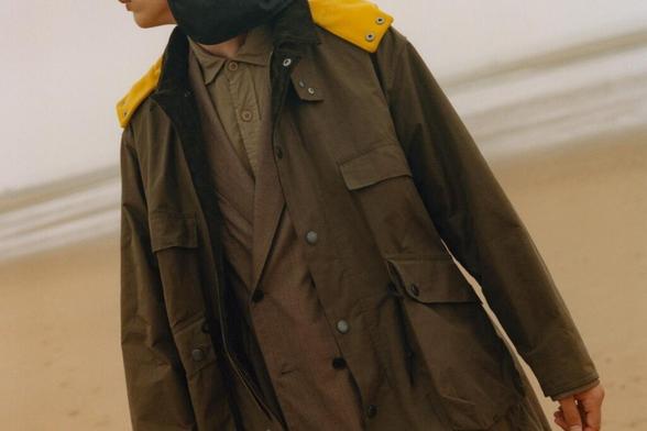 キャプテン サンシャイン×バブアー“付け替え可能なカラフルフード”付きジャケット登場 - ファッションプレス