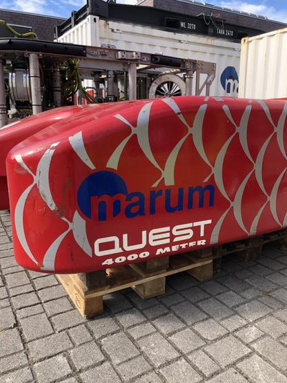 Seitenansicht Auftriebskörper MARUM-QUEST 4000.