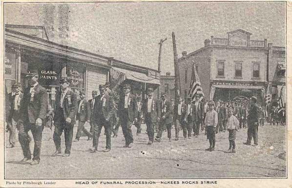 Funeral procession in McKees Rocks for Bloody Sunday victims. By Pittsburgh Leader newspaper - Mike Stout http://mikestoutmusic.prometheuslabor.com/image/tid/73, Public Domain, https://commons.wikimedia.org/w/index.php?curid=22833979