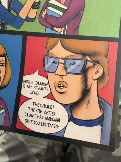 Auszug aus dem beiliegenden Comic: „Night Demon is my favourite band…“